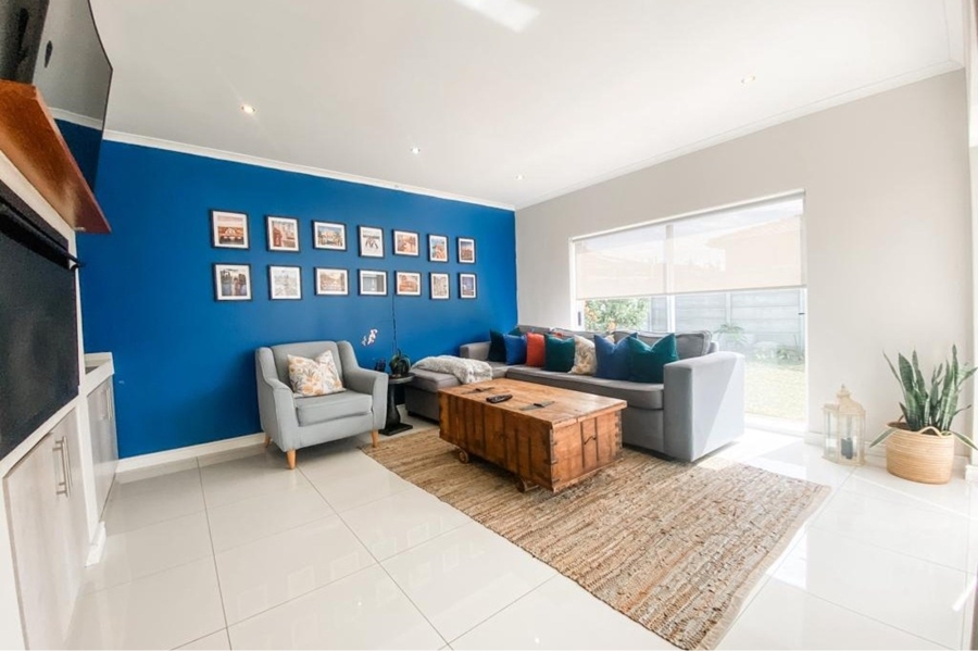 To Let 4 Bedroom Property for Rent in Parklands North Western Cape
